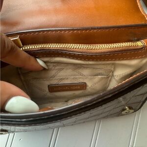 MICHAEL MICHAEL KORS ‘Jet Set’ cross body bag.